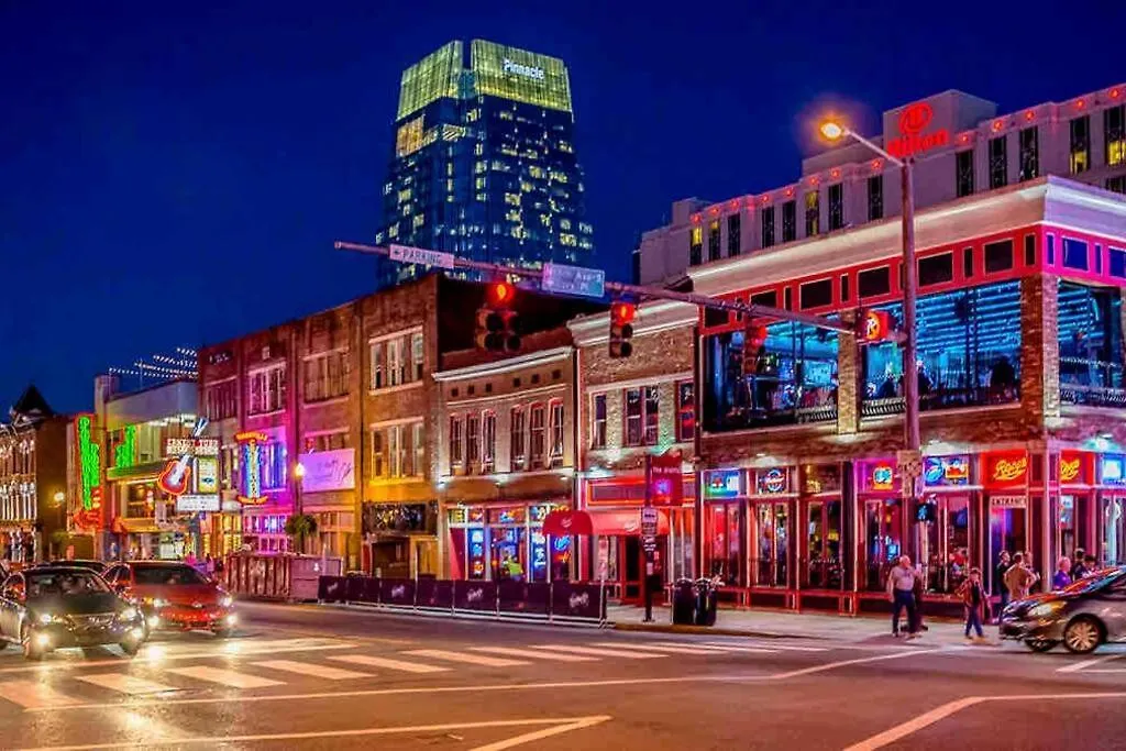 Apartment Stylish Music City Getaway 3Miles To Dwtwn Nashville
