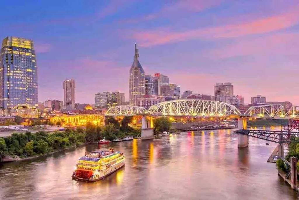 Stylish Music City Getaway 3Miles To Dwtwn Nashville 0*,
